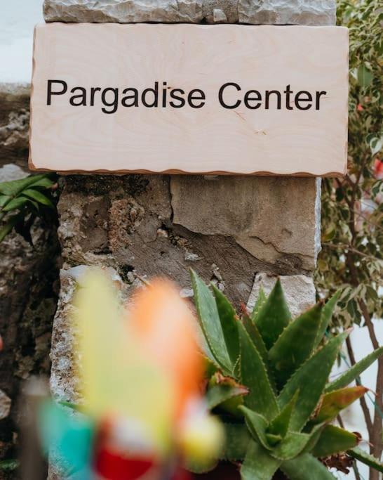 Pargadise Center *